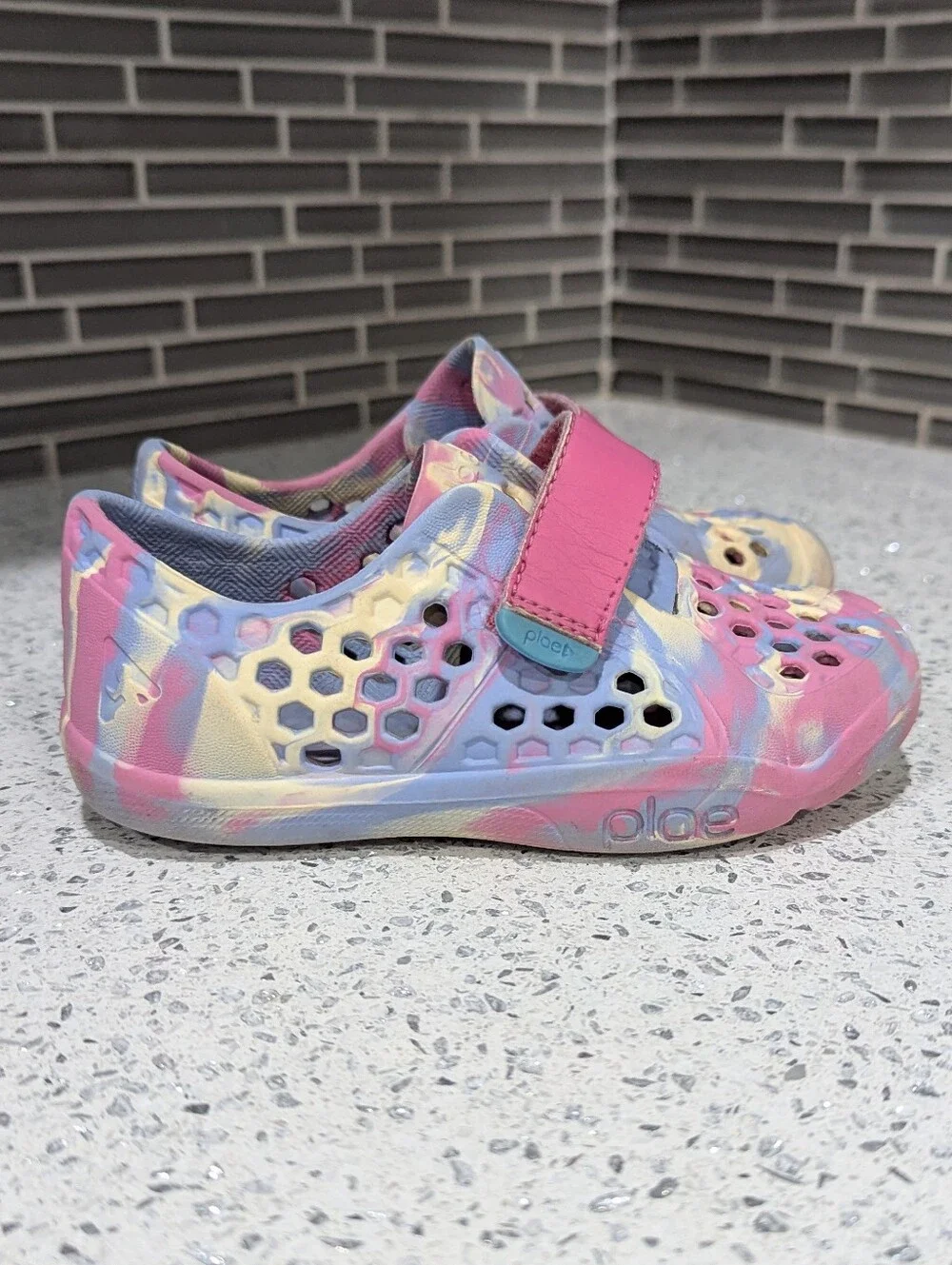 Plae Kids Mimo Purple Pink Neapolitan Swirl Water Sneaker Sandal Rubber Girls 9